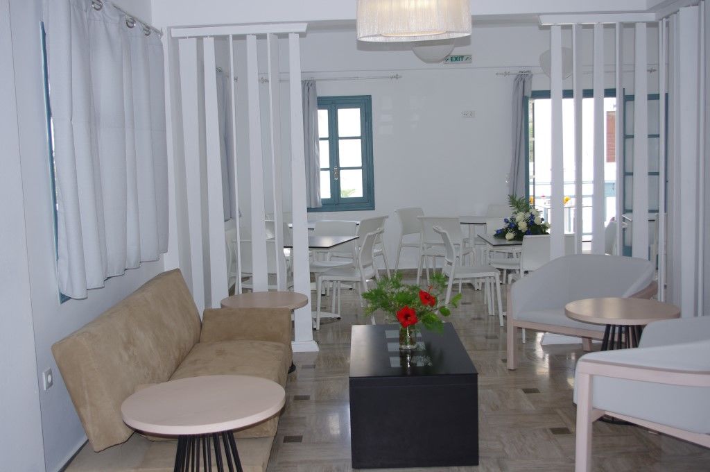 Iris Boutique Hotel Kamári Ресторант снимка
