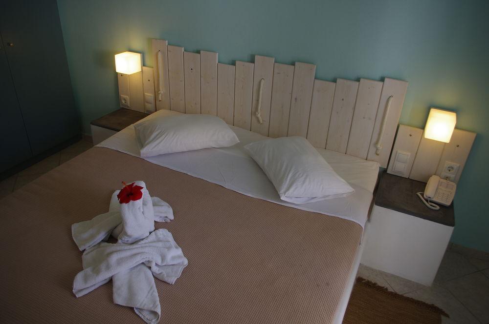 Iris Boutique Hotel Kamári Екстериор снимка