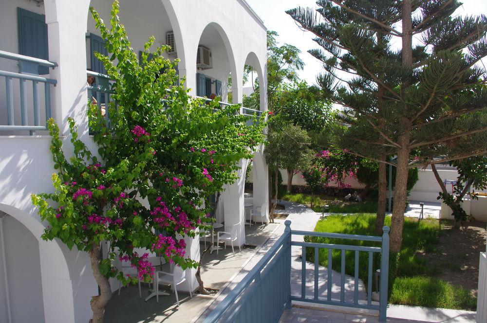 Iris Boutique Hotel Kamári Екстериор снимка