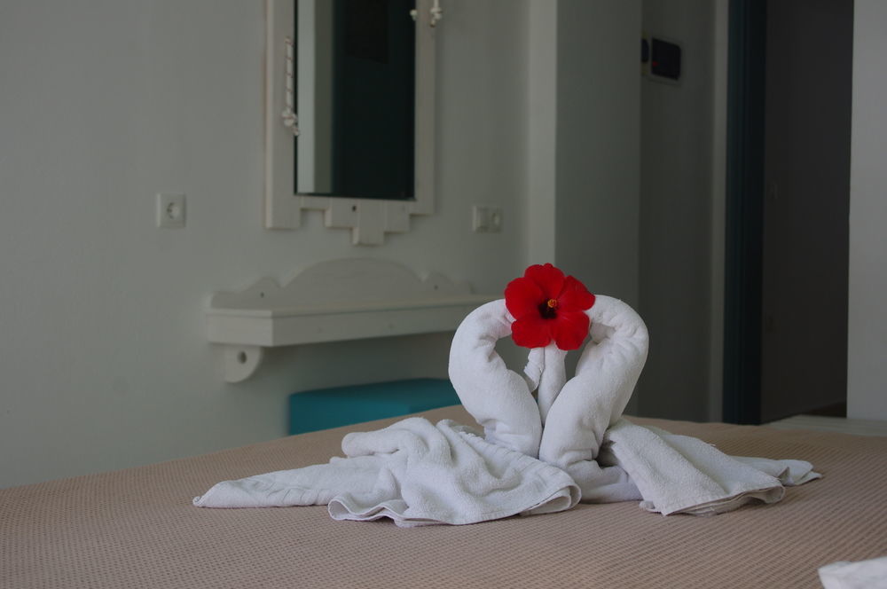 Iris Boutique Hotel Kamári Екстериор снимка