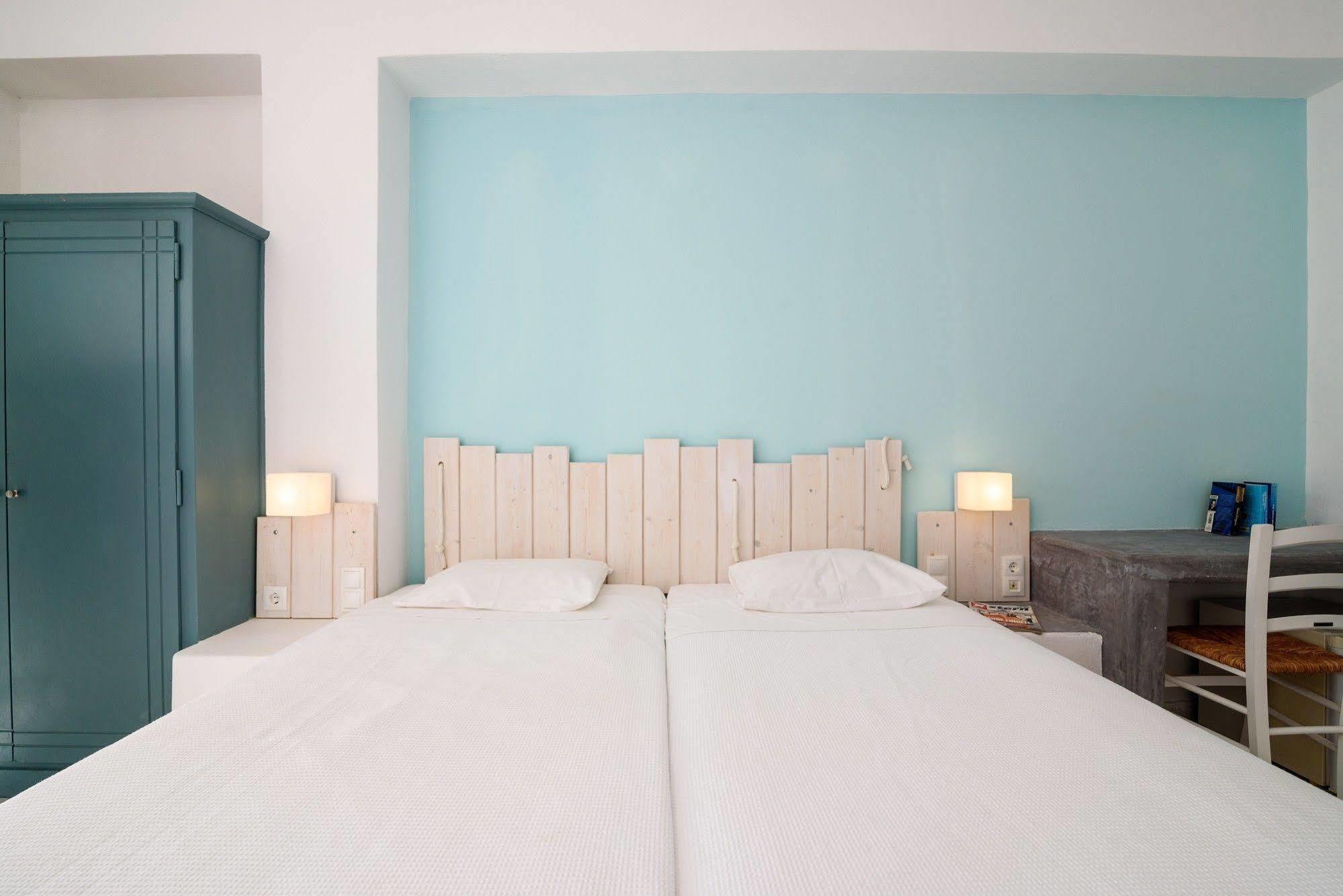 Iris Boutique Hotel Kamári Екстериор снимка